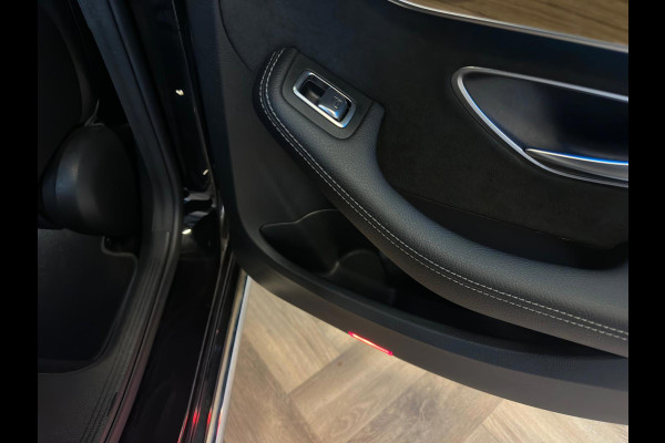Mercedes-Benz C-Klasse 180 Premium Plus|TREKHAAK|XENON|DEALER ONDERHOUDEN|