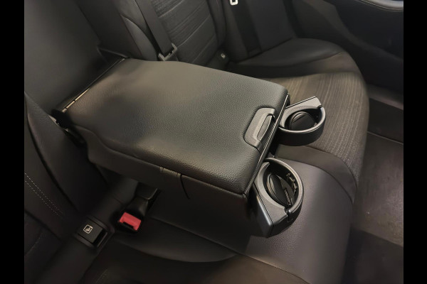 Mercedes-Benz C-Klasse 180 Premium Plus|TREKHAAK|XENON|DEALER ONDERHOUDEN|