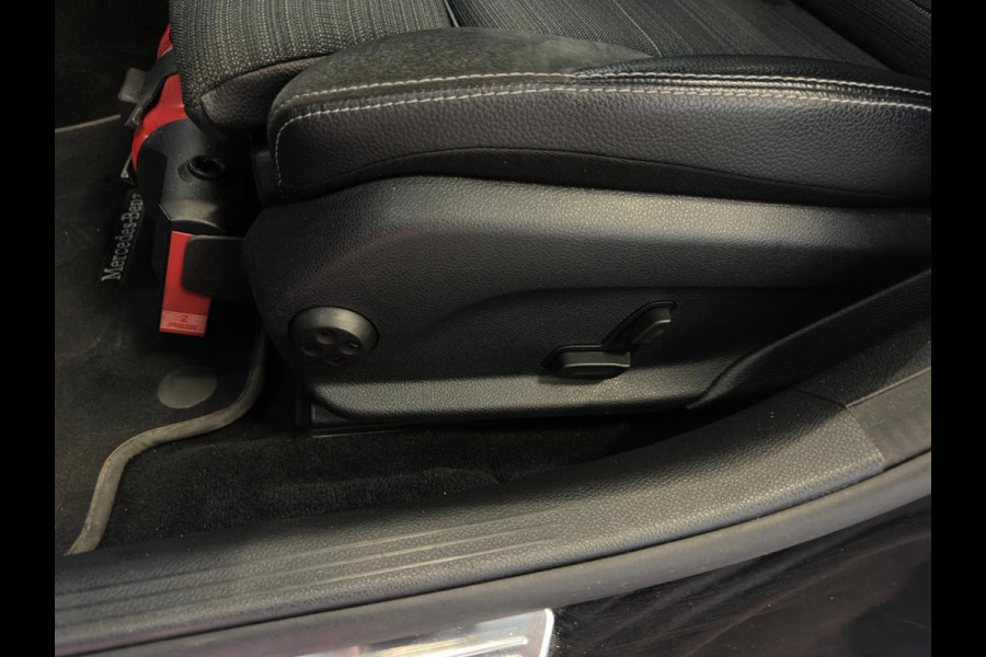 Mercedes-Benz C-Klasse 180 Premium Plus|TREKHAAK|XENON|DEALER ONDERHOUDEN|