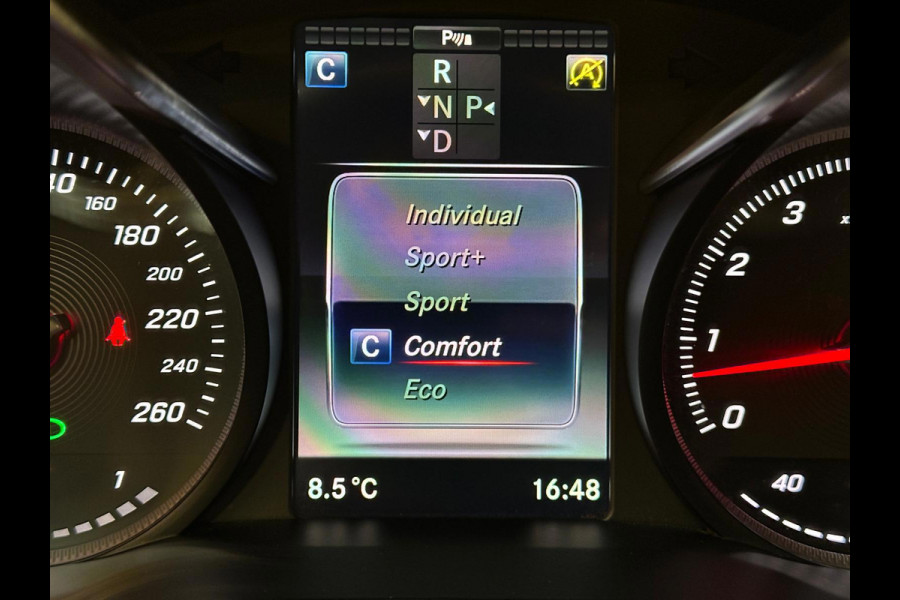Mercedes-Benz C-Klasse 180 Premium Plus|TREKHAAK|XENON|DEALER ONDERHOUDEN|