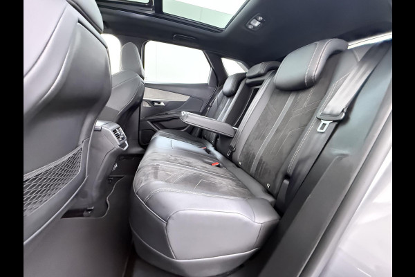 Peugeot 3008 1.6 HYbrid 225 GT Pack Business | BOMVOL!! | PANO | ELEK. ACHTERKLEP | STOELVERWARMING | APPLECARPLAY | RIJKLAAR MET 12 MND BOVAG GARANTIE | ACHTERUITRIJ CAMERA | ADAP. CRUISE | DODE HOEK |