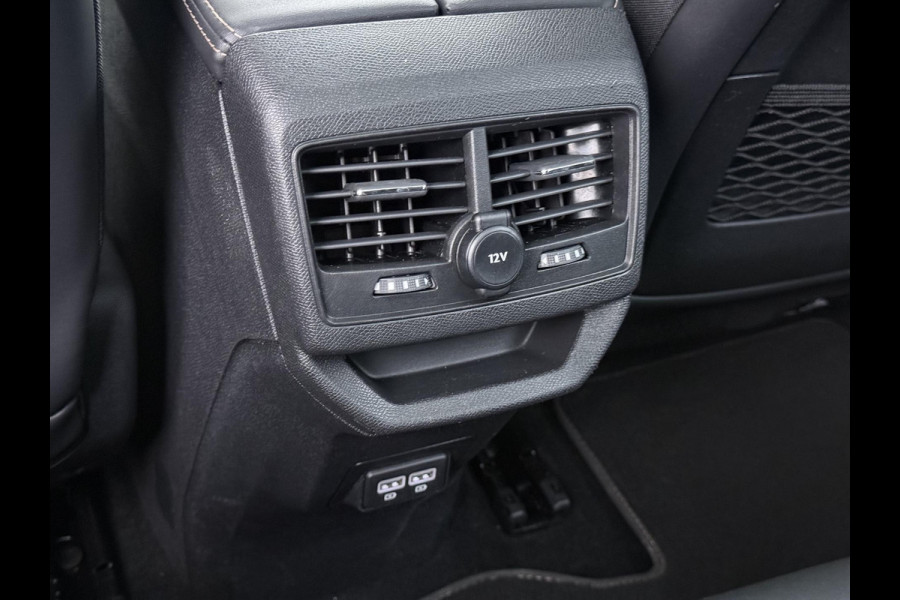 Peugeot 3008 1.6 HYbrid 225 GT Pack Business | BOMVOL!! | PANO | ELEK. ACHTERKLEP | STOELVERWARMING | APPLECARPLAY | RIJKLAAR MET 12 MND BOVAG GARANTIE | ACHTERUITRIJ CAMERA | ADAP. CRUISE | DODE HOEK |