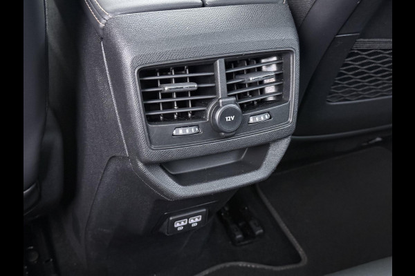 Peugeot 3008 1.6 HYbrid 225 GT Pack Business | BOMVOL!! | PANO | ELEK. ACHTERKLEP | STOELVERWARMING | APPLECARPLAY | RIJKLAAR MET 12 MND BOVAG GARANTIE | ACHTERUITRIJ CAMERA | ADAP. CRUISE | DODE HOEK |