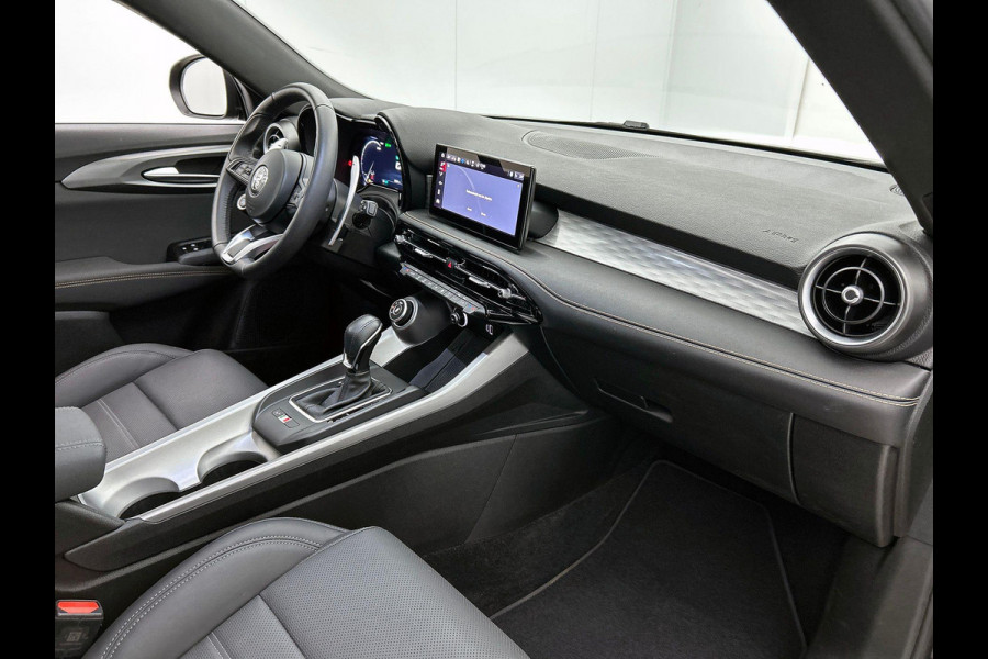 Alfa Romeo Tonale 1.5T 160PK Hybrid Veloce PANORAMADAK | LEER | CAMERA | 20”LM
