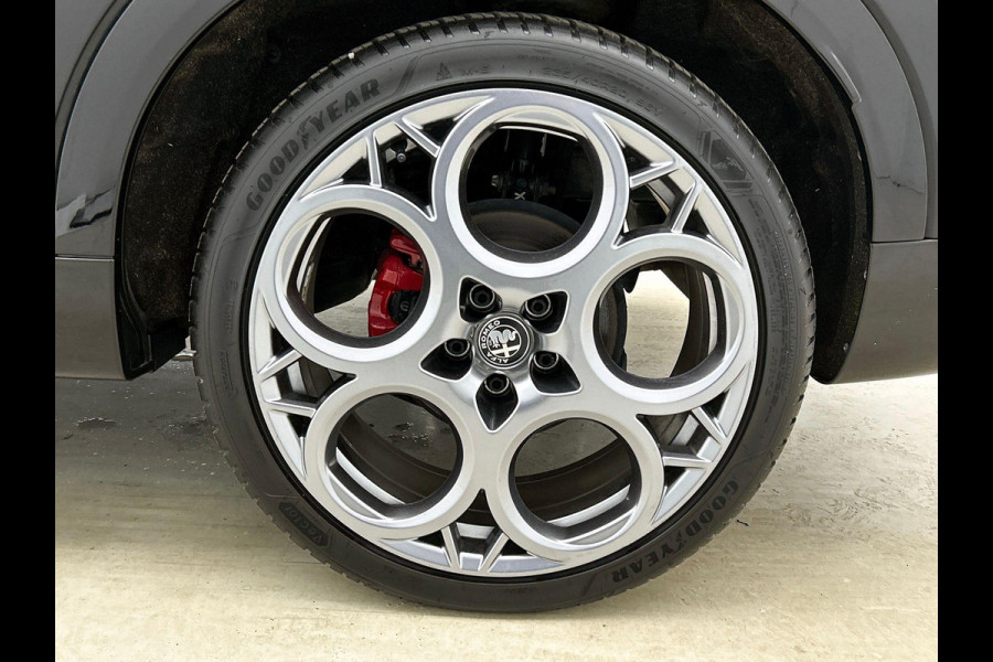 Alfa Romeo Tonale 1.5T 160PK Hybrid Veloce PANORAMADAK | LEER | CAMERA | 20”LM