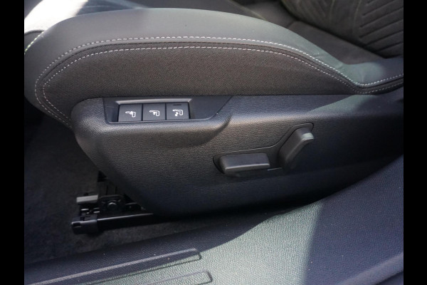 Peugeot e-2008 EV GT 54 kWh