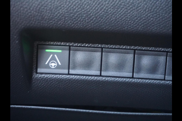 Peugeot e-2008 EV GT 54 kWh