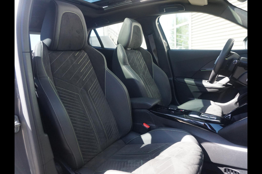 Peugeot e-2008 EV GT 54 kWh