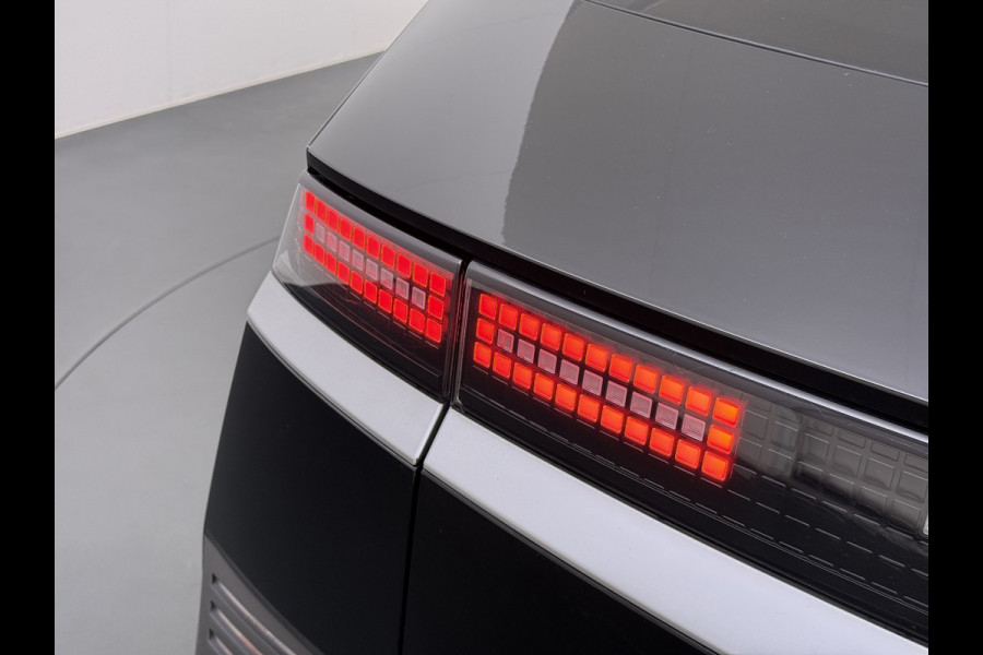 Hyundai IONIQ 5 Connect+ 73kWh SOH 100% Warmtepomp Bose®-Audio Adap.Cruise Navi Ecc Camera Stoel+Stuurverwarming Apple Carplay Android Auto Pdc Elek.Stoelen+Achterklep Led Lmv 19" Privacy Glas DAB Origineel Nederlandse Auto Long Range