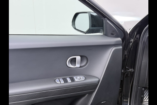 Hyundai IONIQ 5 Connect+ 73kWh SOH 100% Warmtepomp Bose®-Audio Adap.Cruise Navi Ecc Camera Stoel+Stuurverwarming Apple Carplay Android Auto Pdc Elek.Stoelen+Achterklep Led Lmv 19" Privacy Glas DAB Origineel Nederlandse Auto Long Range