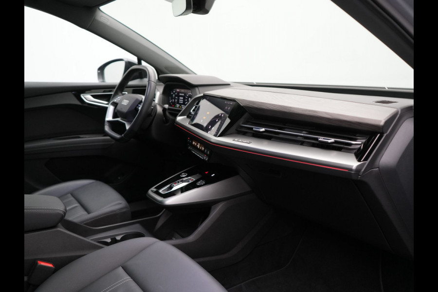 Audi Q4 e-tron 45 Quattro Edition 77 kWh 265pk Dealer O.H. | Panodak | Sonos Audio | Sfeerverlichting | Lederen Sportstoelen Verwarmd | Apple Carplay | Navigatie | DAB | 20"L.M |