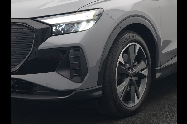 Audi Q4 e-tron 45 Quattro Edition 77 kWh 265pk Dealer O.H. | Panodak | Sonos Audio | Sfeerverlichting | Lederen Sportstoelen Verwarmd | Apple Carplay | Navigatie | DAB | 20"L.M |