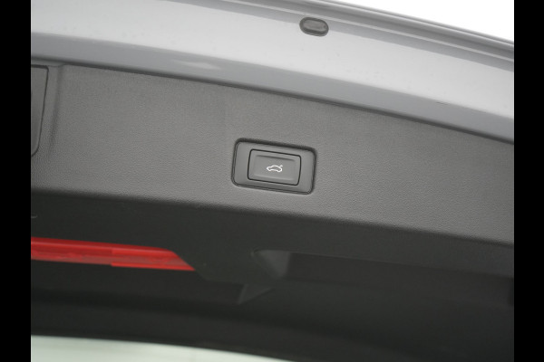 Audi Q4 e-tron 45 Quattro Edition 77 kWh 265pk Dealer O.H. | Panodak | Sonos Audio | Sfeerverlichting | Lederen Sportstoelen Verwarmd | Apple Carplay | Navigatie | DAB | 20"L.M |