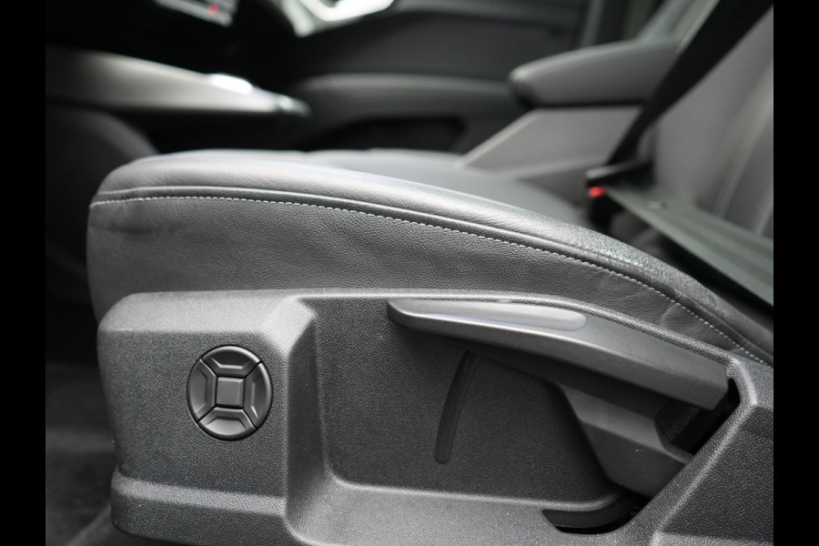 Audi Q4 e-tron 45 Quattro Edition 77 kWh 265pk Dealer O.H. | Panodak | Sonos Audio | Sfeerverlichting | Lederen Sportstoelen Verwarmd | Apple Carplay | Navigatie | DAB | 20"L.M |