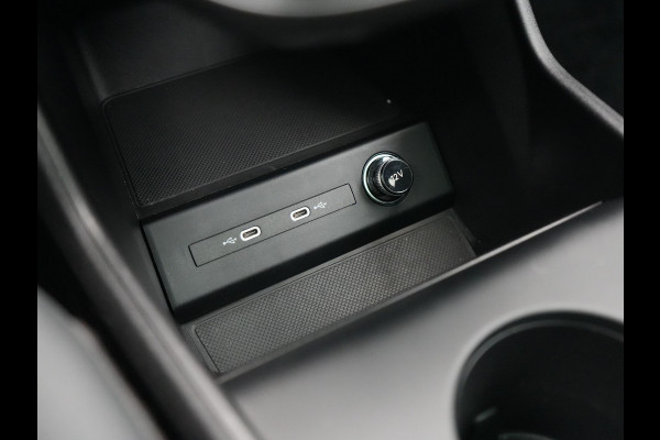 Audi Q4 e-tron 45 Quattro Edition 77 kWh 265pk Dealer O.H. | Panodak | Sonos Audio | Sfeerverlichting | Lederen Sportstoelen Verwarmd | Apple Carplay | Navigatie | DAB | 20"L.M |