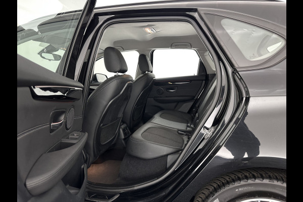 BMW 2 Serie Active Tourer 225xe iPerformance Saphir Edition {SOH-84%} Aut. *LEATHER | HEAD-UP | FULL-LED | HEATED-SPORTSEATS | CAMERA | NAVI-FULLMAP | PRIVACY-GLASS | ECC | PDC | 17''ALU*