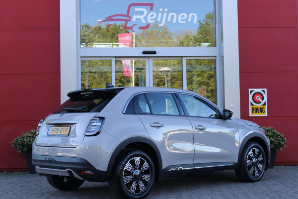 Fiat 600 1.2 Hybrid 110PK AUTOMAAT URBAN | STOEL/VOORRUIT VERWARMING | KEYLESS ENTRY/START | 17" LICHTEMATELN VELGEN | DRAADLOZE TELEFOONLADER | DRAADLOZE APPLE CARPLAY/ANDROID AUTO | NAVIGATIE | DAB+ RADIO | PARKEERSENSOREN VOOR + ACHTER | ACHTERUITRIJ CAMERA | CRUISE CONTROL | LED KOPLAMPEN |