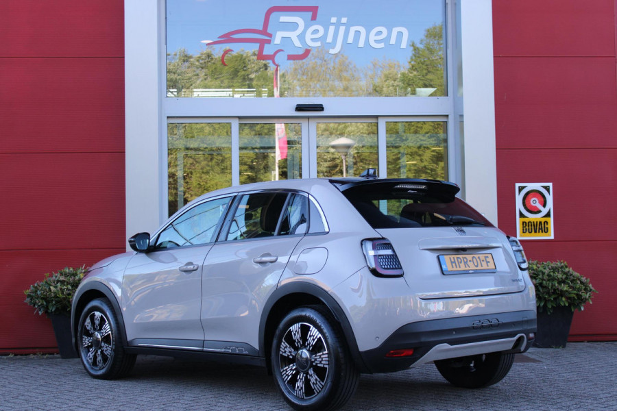 Fiat 600 1.2 Hybrid 110PK AUTOMAAT URBAN | STOEL/VOORRUIT VERWARMING | KEYLESS ENTRY/START | 17" LICHTEMATELN VELGEN | DRAADLOZE TELEFOONLADER | DRAADLOZE APPLE CARPLAY/ANDROID AUTO | NAVIGATIE | DAB+ RADIO | PARKEERSENSOREN VOOR + ACHTER | ACHTERUITRIJ CAMERA | CRUISE CONTROL | LED KOPLAMPEN |
