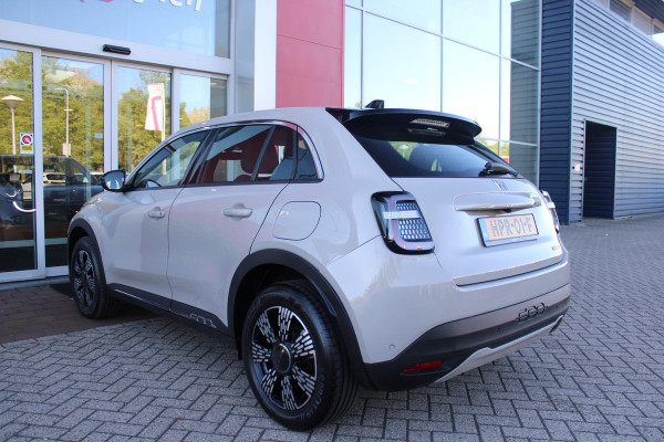 Fiat 600 1.2 Hybrid 110PK AUTOMAAT URBAN | STOEL/VOORRUIT VERWARMING | KEYLESS ENTRY/START | 17" LICHTEMATELN VELGEN | DRAADLOZE TELEFOONLADER | DRAADLOZE APPLE CARPLAY/ANDROID AUTO | NAVIGATIE | DAB+ RADIO | PARKEERSENSOREN VOOR + ACHTER | ACHTERUITRIJ CAMERA | CRUISE CONTROL | LED KOPLAMPEN |