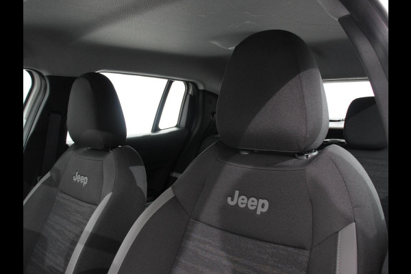 Jeep Avenger Longitude 54 kWh Automaat Navigatie Apple Carplay/ Android Auto Parkeersensor achter Cruise Control Stoelverwarming Full LED Virtual Cockpit Climate Control