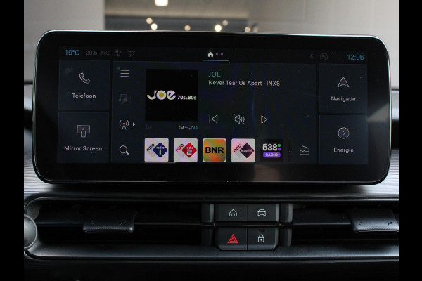Jeep Avenger Longitude 54 kWh Automaat Navigatie Apple Carplay/ Android Auto Parkeersensor achter Cruise Control Stoelverwarming Full LED Virtual Cockpit Climate Control
