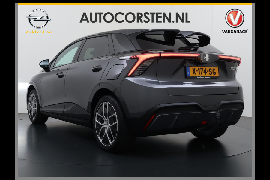 MG Mg4 electric Trophy Extended Range 77kWh Warmtepomp Trekhaak SOH 95% Adap.Cruise Navi 360°Camera Apple Carplay Android Auto Elek.Stoel+Verwar Led Privacy Glas Isofix DAB Bluetooth Dodehoek detector File assistent Rijstrooksensor Wifi 1e Eigenaar Origineel Nederlandse Auto