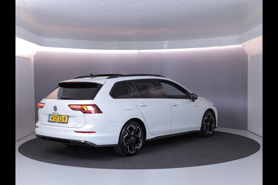 Volkswagen Golf variant 1.5 eTSI R-Line Edition | Black style pakket | Panoramisch schuif-kanteldak | Assistance pakket plus