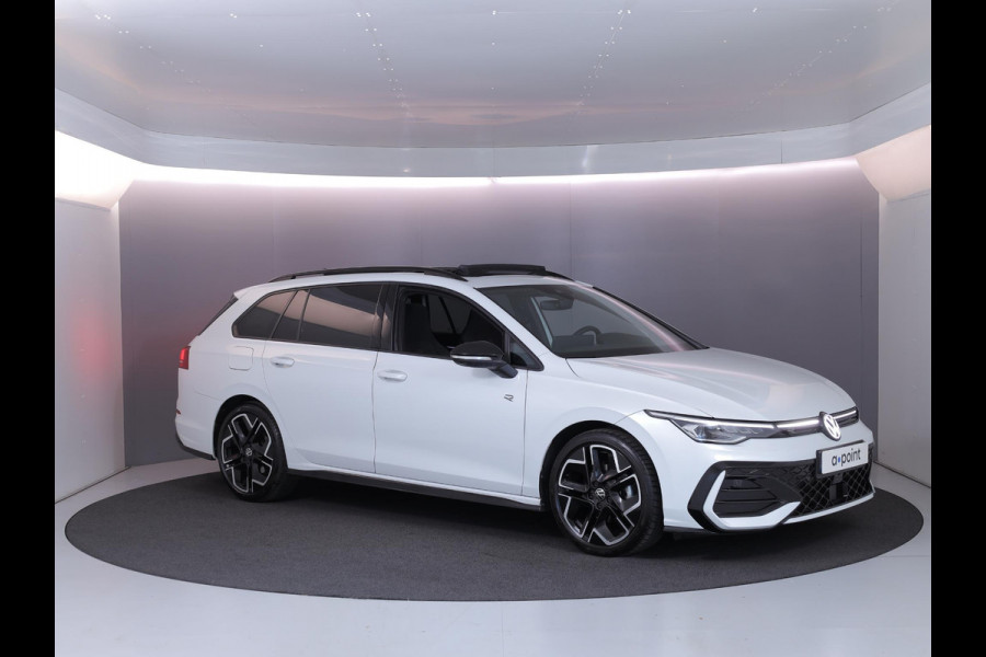 Volkswagen Golf variant 1.5 eTSI R-Line Edition | Black style pakket | Panoramisch schuif-kanteldak | Assistance pakket plus