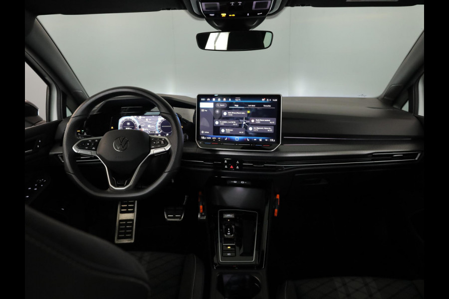Volkswagen Golf variant 1.5 eTSI R-Line Edition | Black style pakket | Panoramisch schuif-kanteldak | Assistance pakket plus