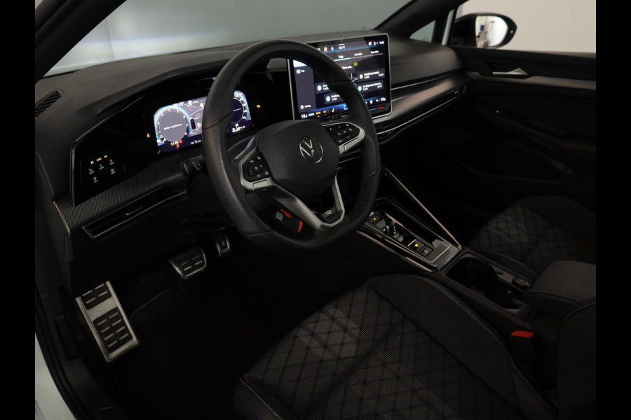 Volkswagen Golf variant 1.5 eTSI R-Line Edition | Black style pakket | Panoramisch schuif-kanteldak | Assistance pakket plus