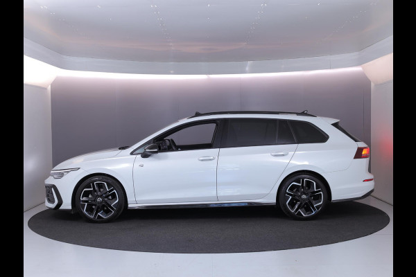 Volkswagen Golf variant 1.5 eTSI R-Line Edition | Black style pakket | Panoramisch schuif-kanteldak | Assistance pakket plus