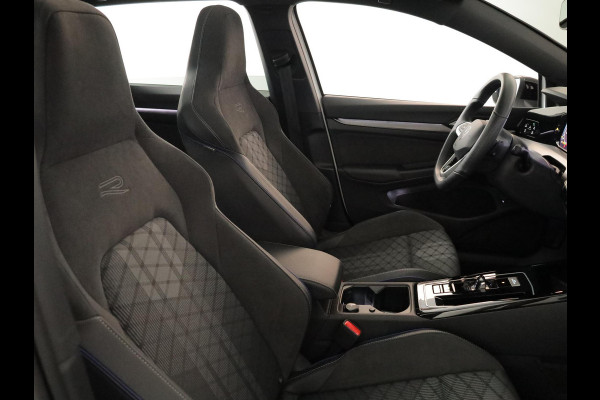 Volkswagen Golf variant 1.5 eTSI R-Line Edition | Black style pakket | Panoramisch schuif-kanteldak | Assistance pakket plus