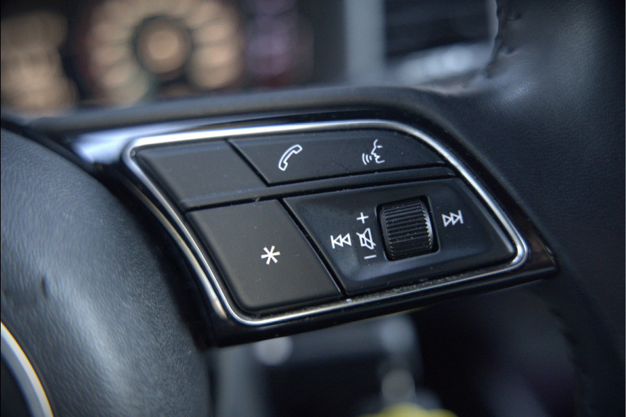 Audi A1 Sportback 35 TFSI S Line edition one S-Line | Bang & Olufsen | Stoelverwarming | Cruise Control | Ambiance Verlichting | Navigatie | Parkeersensoren | Apple Carplay | Climate Control | B&O | LED