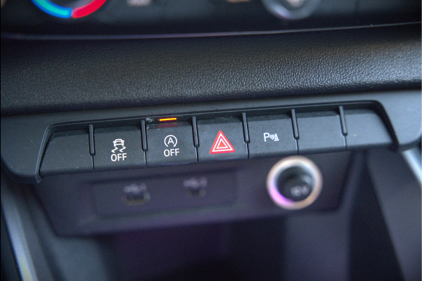Audi A1 Sportback 35 TFSI S Line edition one S-Line | Bang & Olufsen | Stoelverwarming | Cruise Control | Ambiance Verlichting | Navigatie | Parkeersensoren | Apple Carplay | Climate Control | B&O | LED