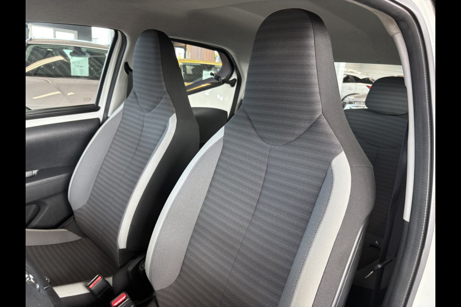 Toyota Aygo 1.0 VVT-i X-Play 5-drs. CAMERA/CARPLAY/LIMITER/AIRCO/MEDIA