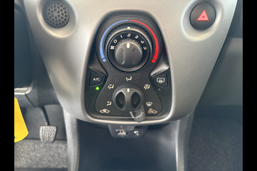 Toyota Aygo 1.0 VVT-i X-Play 5-drs. CAMERA/CARPLAY/LIMITER/AIRCO/MEDIA