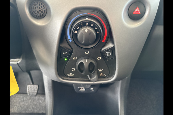 Toyota Aygo 1.0 VVT-i X-Play 5-drs. CAMERA/CARPLAY/LIMITER/AIRCO/MEDIA