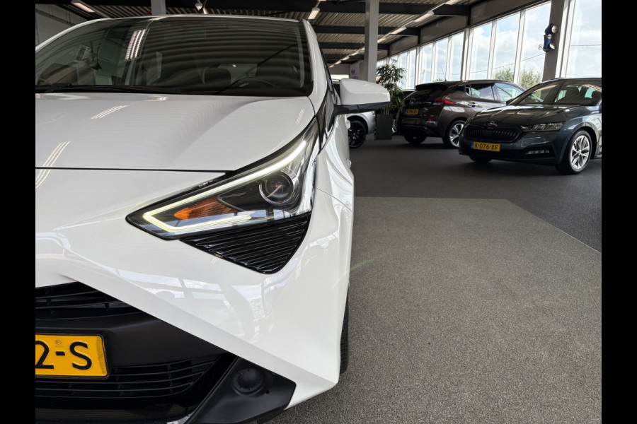 Toyota Aygo 1.0 VVT-i X-Play 5-drs. CAMERA/CARPLAY/LIMITER/AIRCO/MEDIA