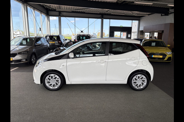 Toyota Aygo 1.0 VVT-i X-Play 5-drs. CAMERA/CARPLAY/LIMITER/AIRCO/MEDIA