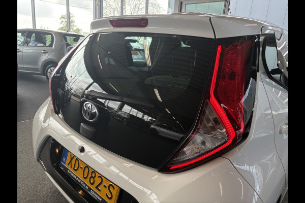 Toyota Aygo 1.0 VVT-i X-Play 5-drs. CAMERA/CARPLAY/LIMITER/AIRCO/MEDIA