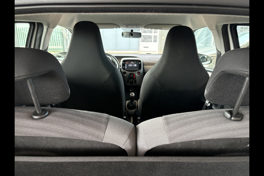 Toyota Aygo 1.0 VVT-i X-Play 5-drs. CAMERA/CARPLAY/LIMITER/AIRCO/MEDIA