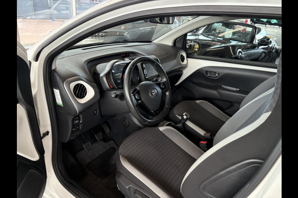 Toyota Aygo 1.0 VVT-i X-Play 5-drs. CAMERA/CARPLAY/LIMITER/AIRCO/MEDIA