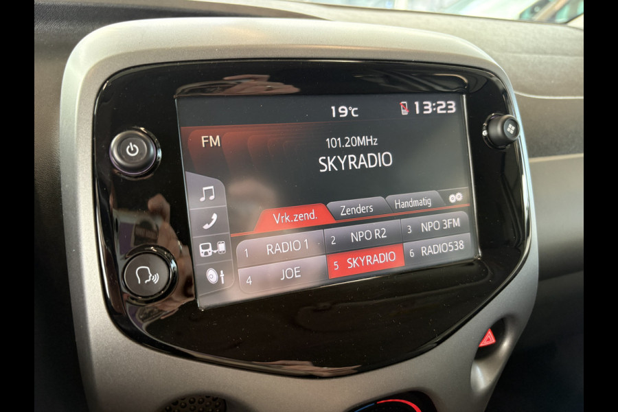 Toyota Aygo 1.0 VVT-i X-Play 5-drs. CAMERA/CARPLAY/LIMITER/AIRCO/MEDIA