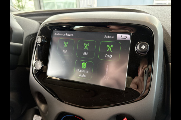 Toyota Aygo 1.0 VVT-i X-Play 5-drs. CAMERA/CARPLAY/LIMITER/AIRCO/MEDIA