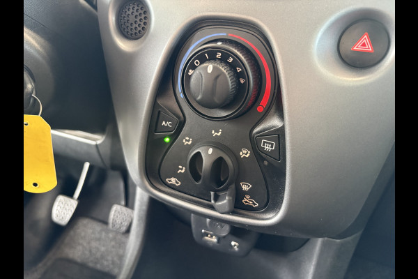 Toyota Aygo 1.0 VVT-i X-Play 5-drs. CAMERA/CARPLAY/LIMITER/AIRCO/MEDIA