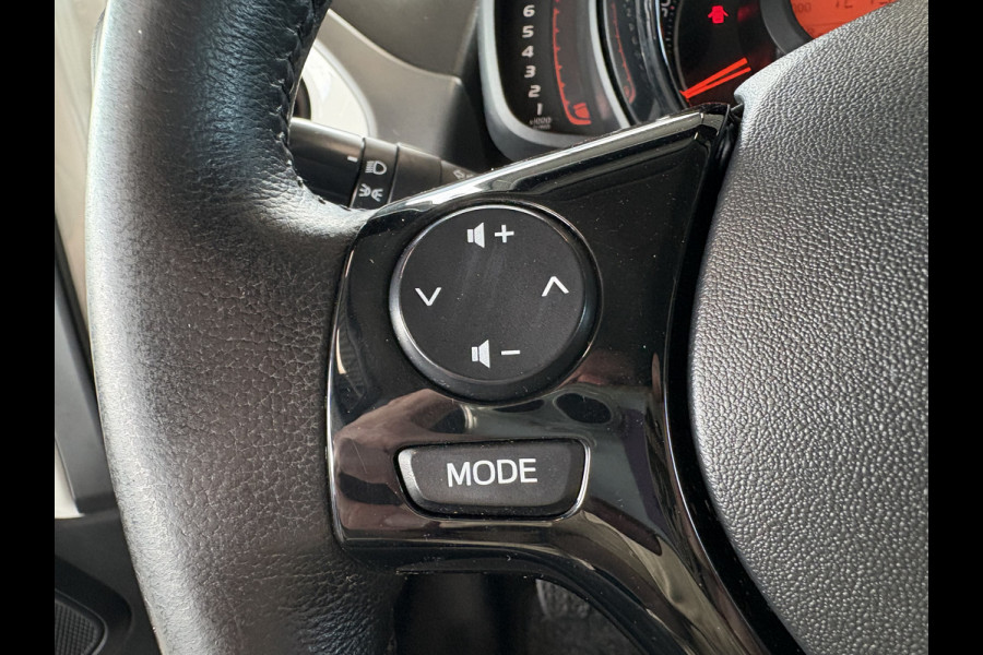 Toyota Aygo 1.0 VVT-i X-Play 5-drs. CAMERA/CARPLAY/LIMITER/AIRCO/MEDIA
