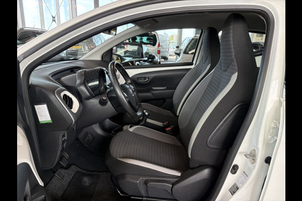 Toyota Aygo 1.0 VVT-i X-Play 5-drs. CAMERA/CARPLAY/LIMITER/AIRCO/MEDIA