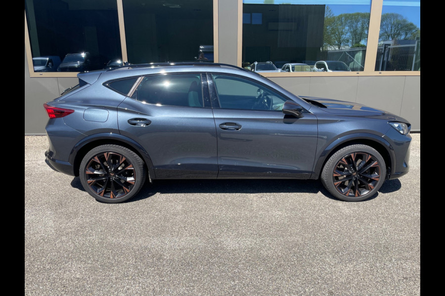 CUPRA Formentor 1.5 TSI e-Hybrid VZ Extreme Panorama 272PK 1ste Eig Dealer Onderhouden Vol in de opties zie adv