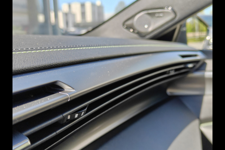 Peugeot 308 SW 1.6 Plug-in Hybrid 225 GT / Head-up / Trekhaak / Carplay / 360 camera / 18" LM