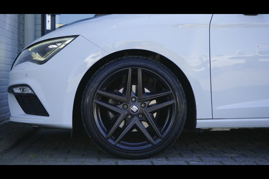 Seat Leon 1.5 TSI FR Ultimate Edition Black Sky AUTOMAAT-ACC-AMBIANCE-BEATS-CAMERA-KEYLESS-MODE-NAVIGATIE-PANORAMA-VIRTUEEL